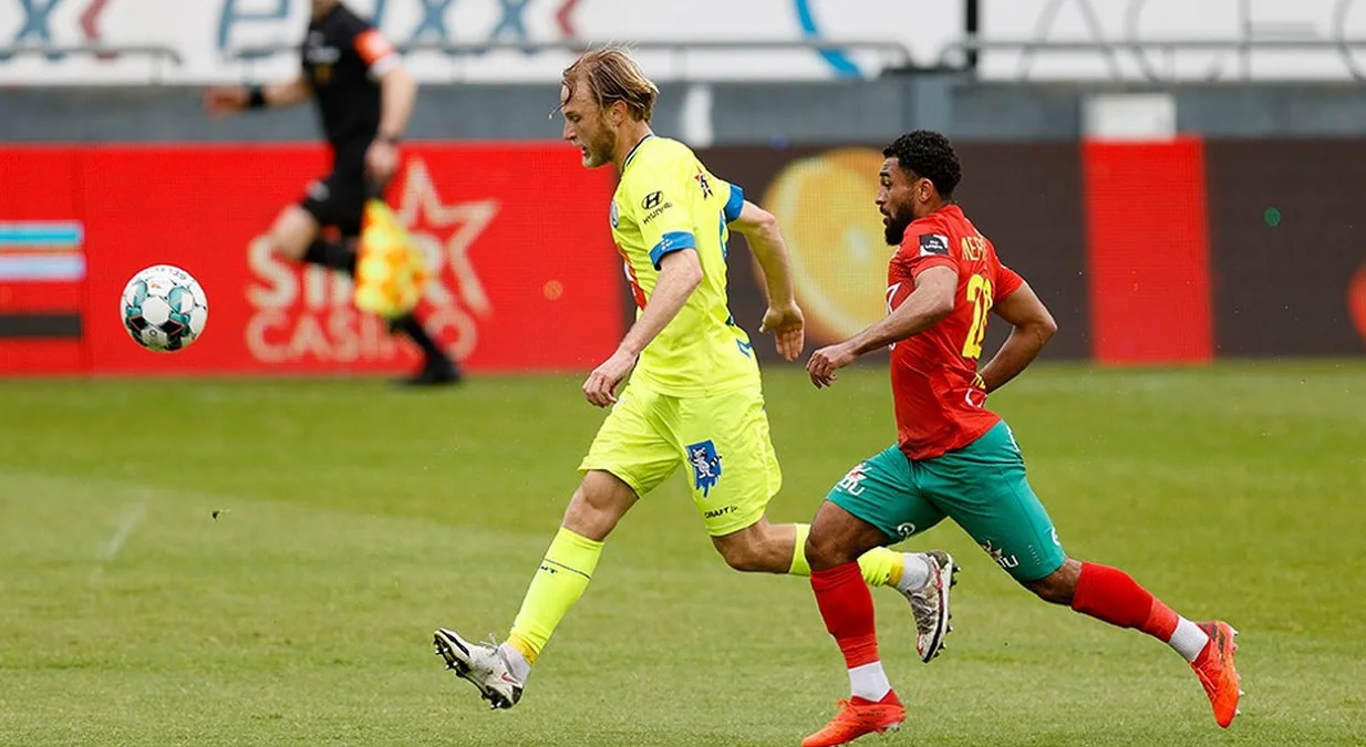 Роман Безус забил гол в Бельгии / Belga Image