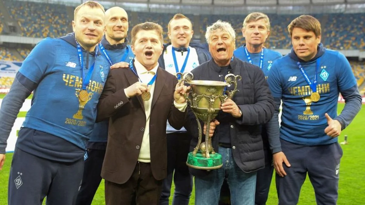 Луческу із чемпіонським трофеєм у складі Динамо / фото: ФК Динамо