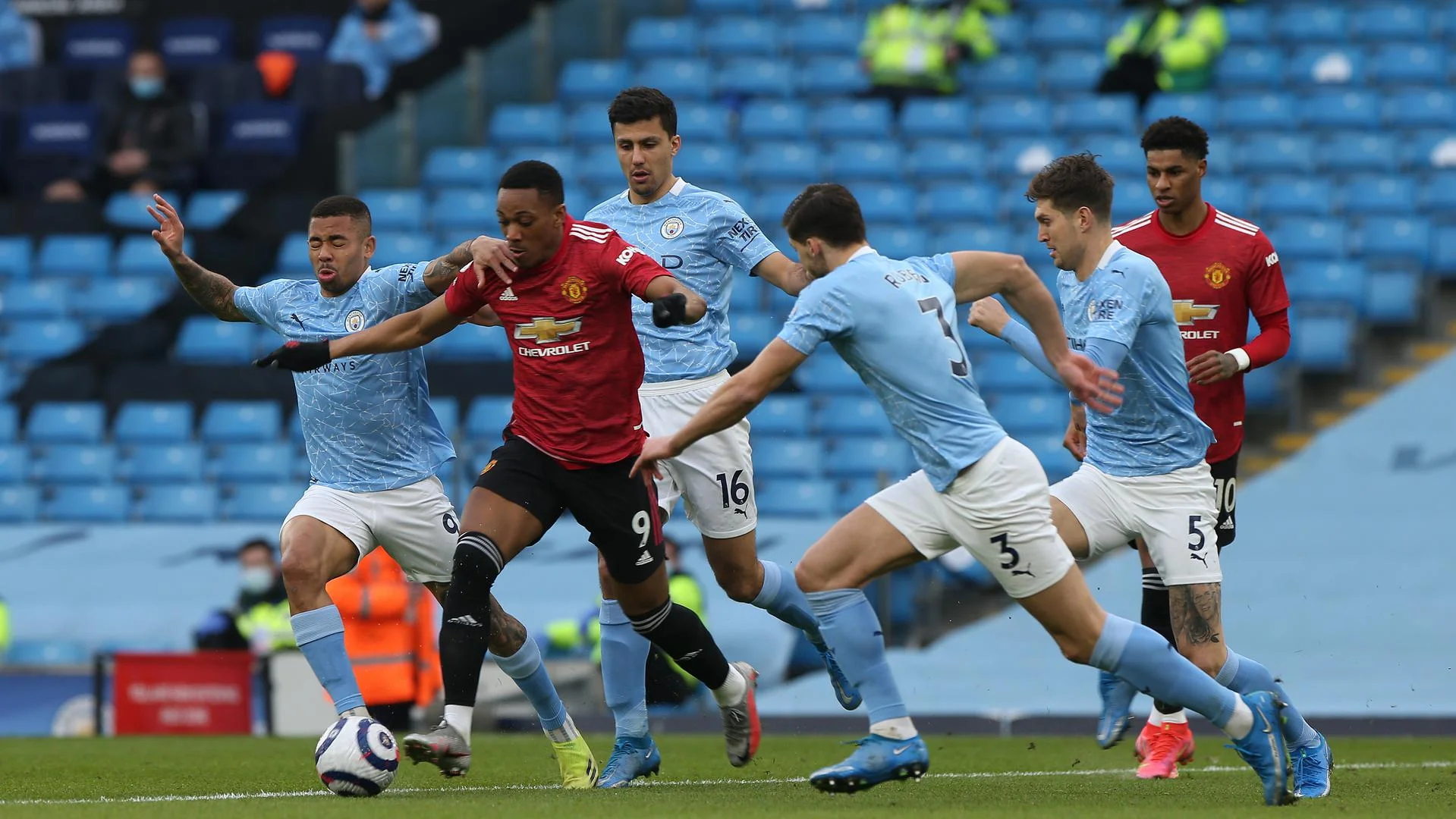 Жезус и Марсьяль (крайние слева) / ФК Манчестер Юнайтед