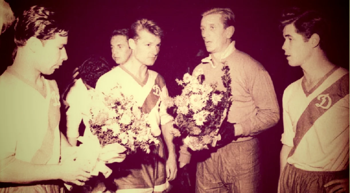 Олег Макаров в оточенні одноклубників / Фото із відкритих джерел