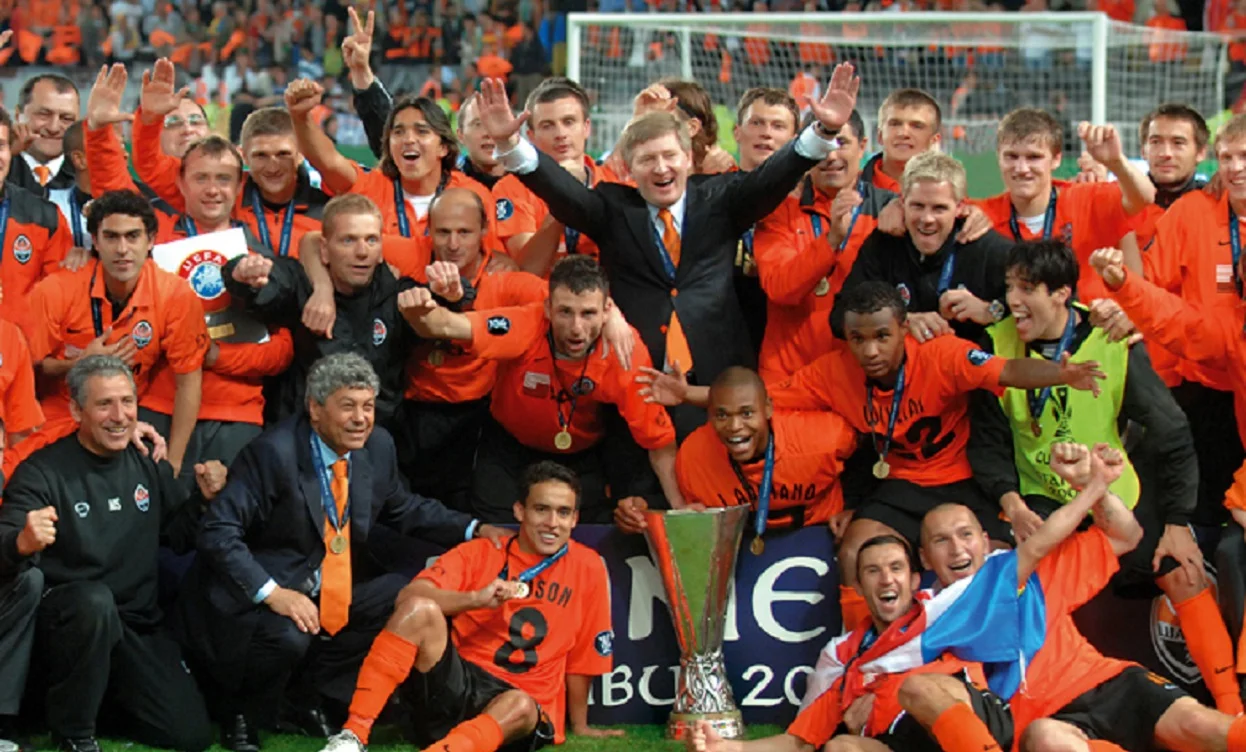 Шахтар з Кубком УЄФА / Сайт "гірників"