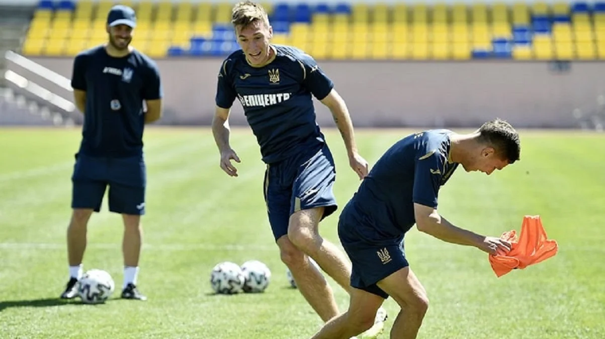 Сергей Сидорчук (в центре) / Фото П. Кубанова