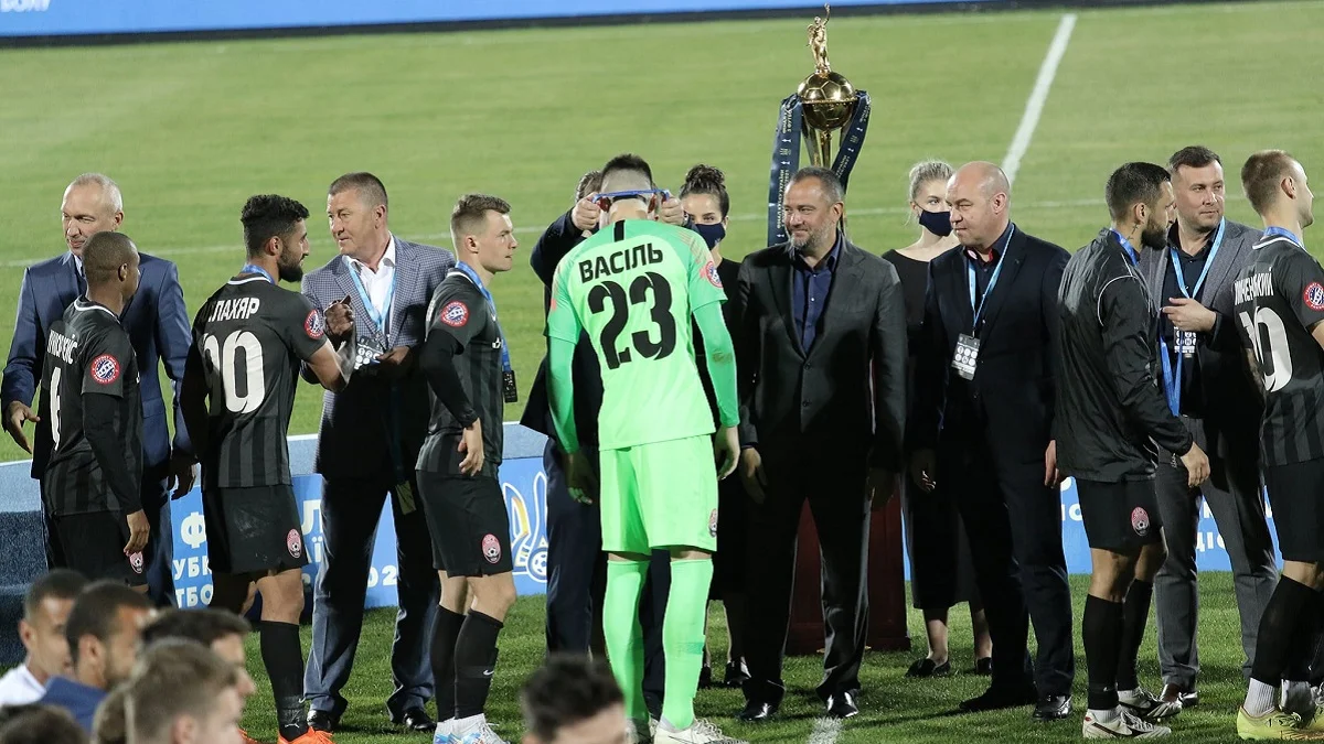 Никола Василь покидает "мужиков" / Facebook Зари