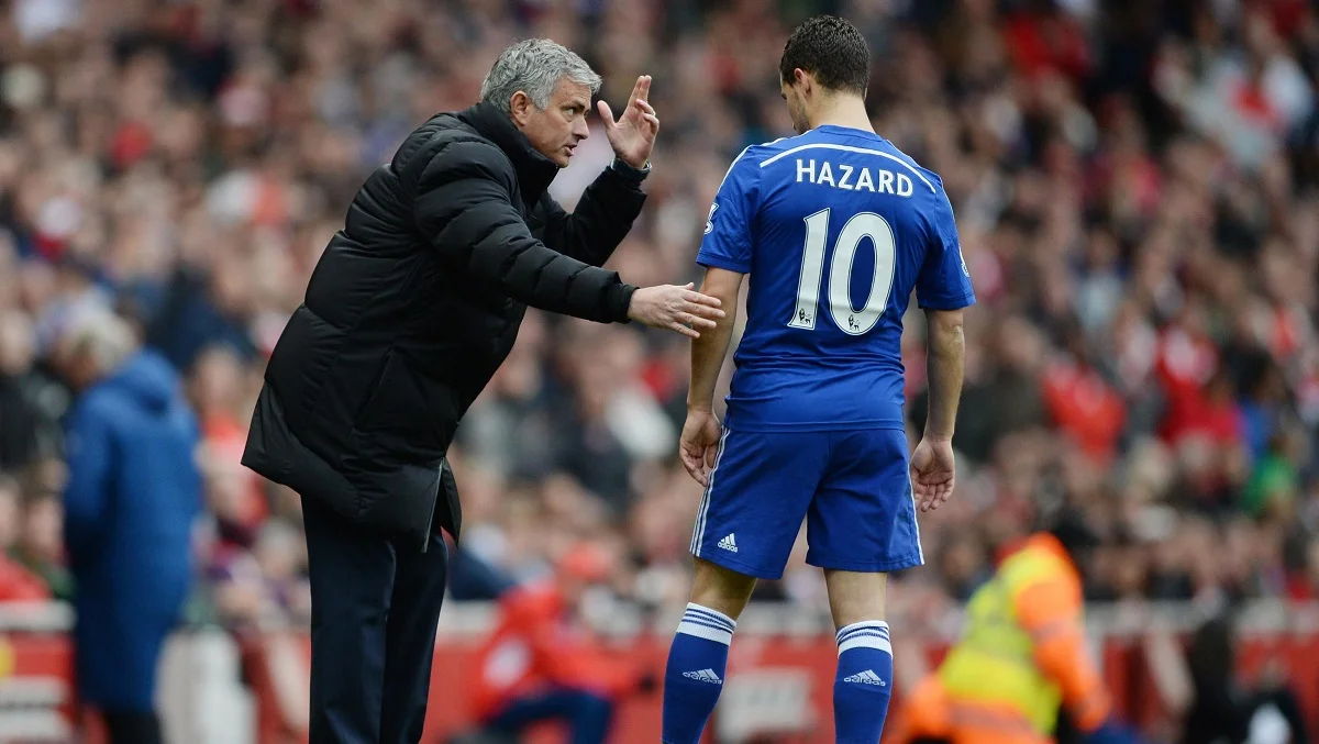 Жозе Моуринью и Эден Азар / News Group Newspapers Ltd