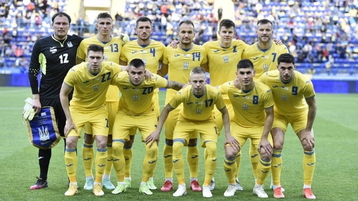 Гравці збірної України у новій формі / фото: УАФ