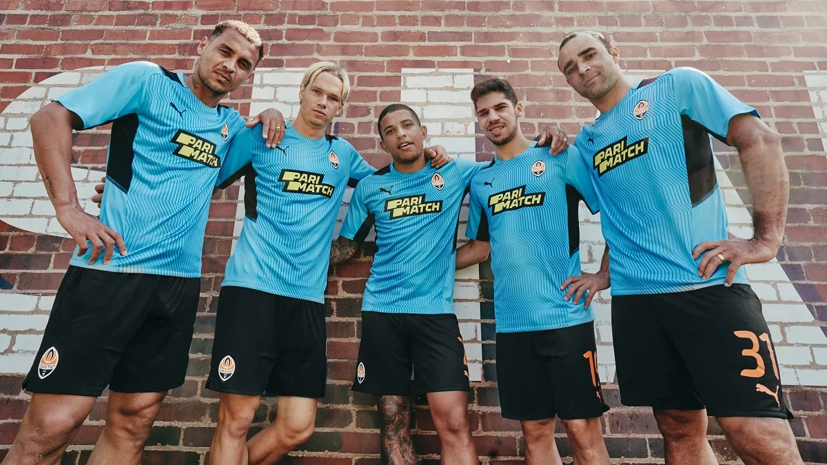 Шахтер в новой тренировочной форме / Сайт "горняков"