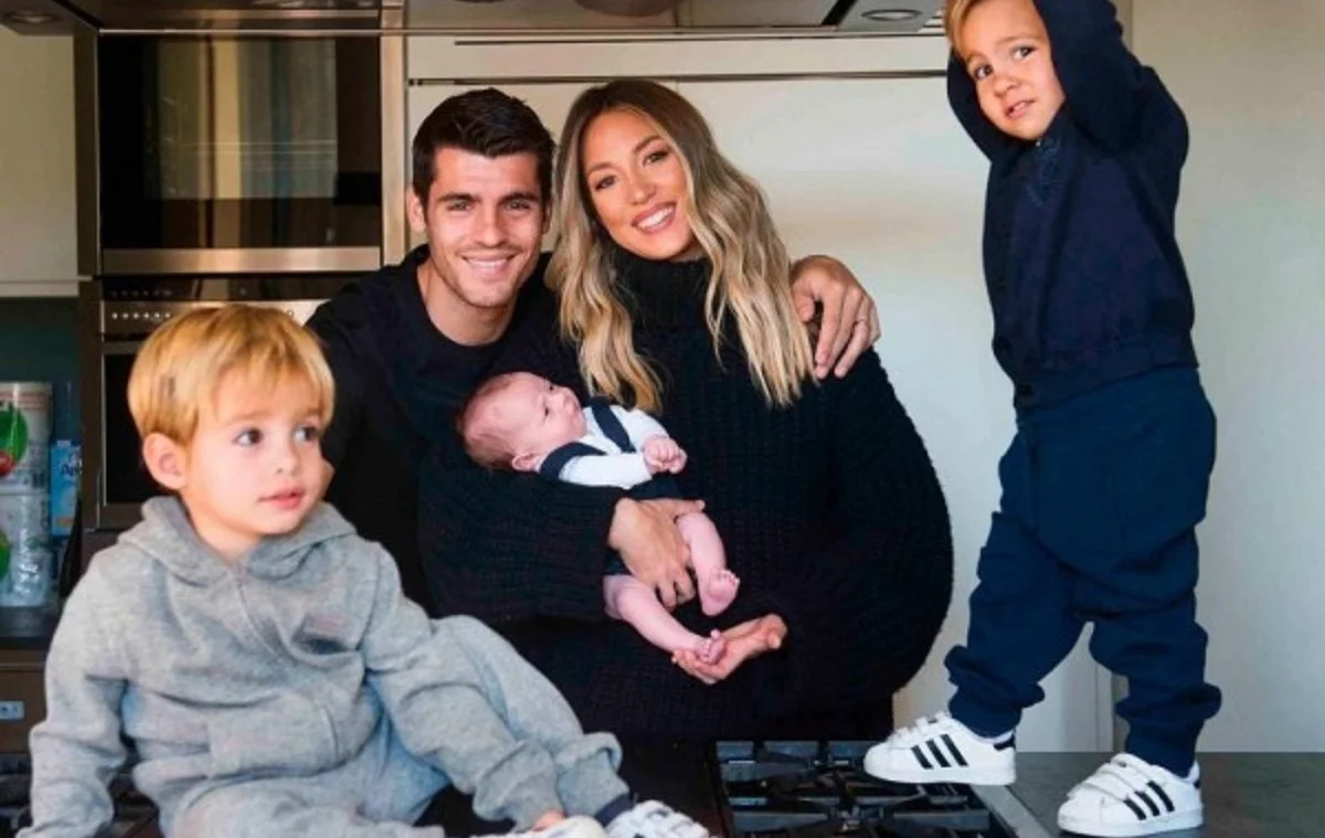 Мората з дружиною та дітьми / Фото із соцмереж