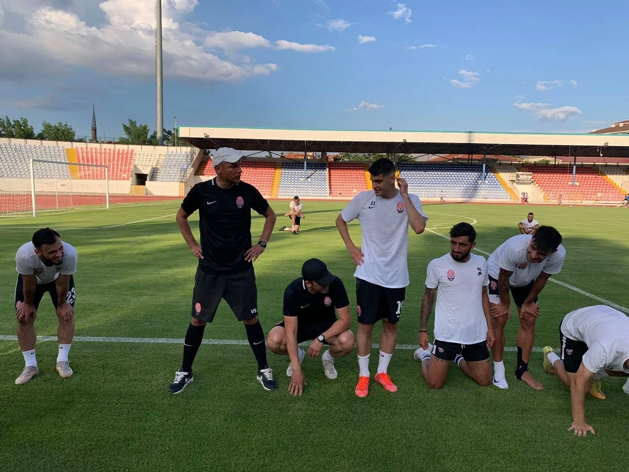 Скрипник и игроки Зари / Сайт клуба