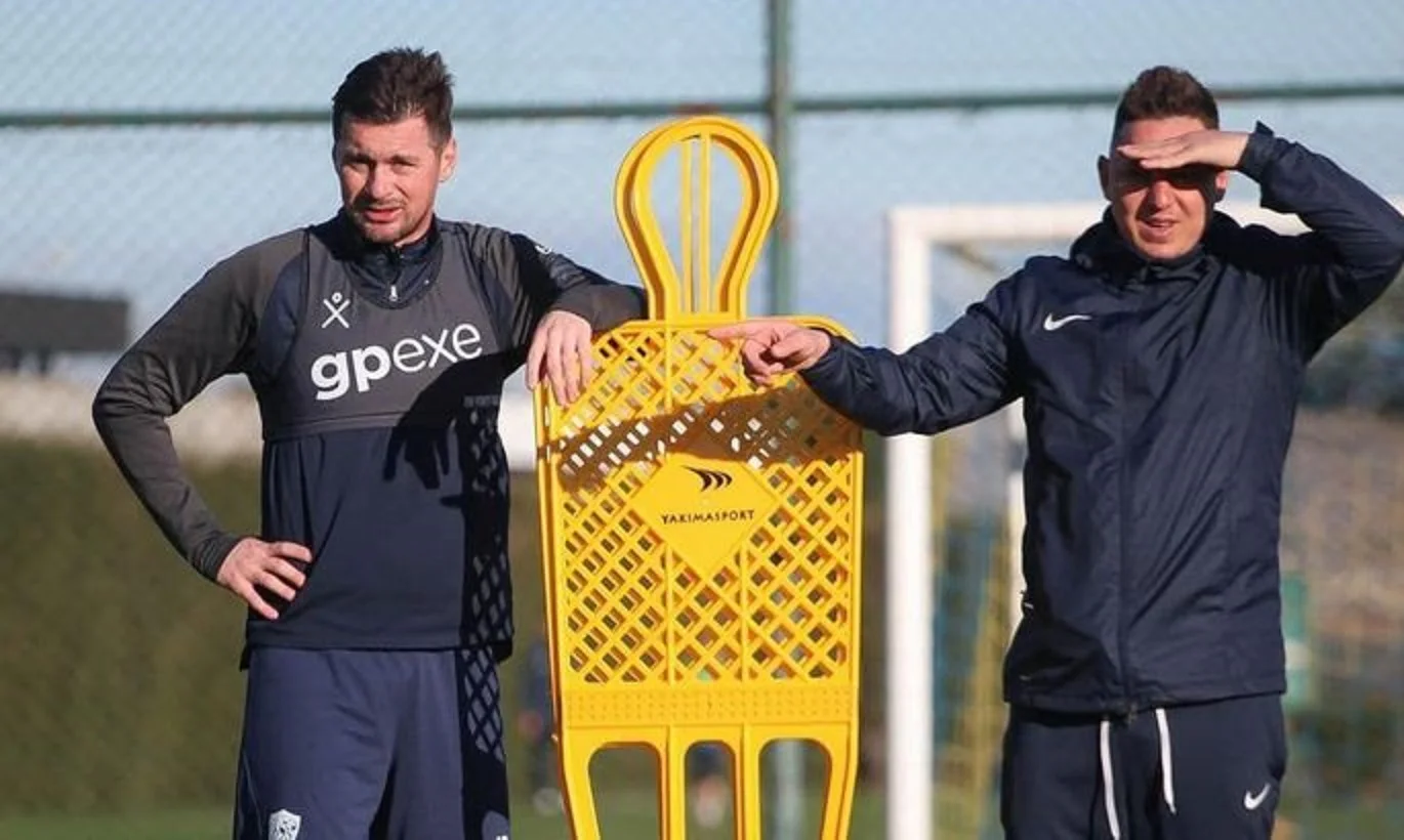 Артем Мілевський та Василь Кобін / Фото ФК Минай