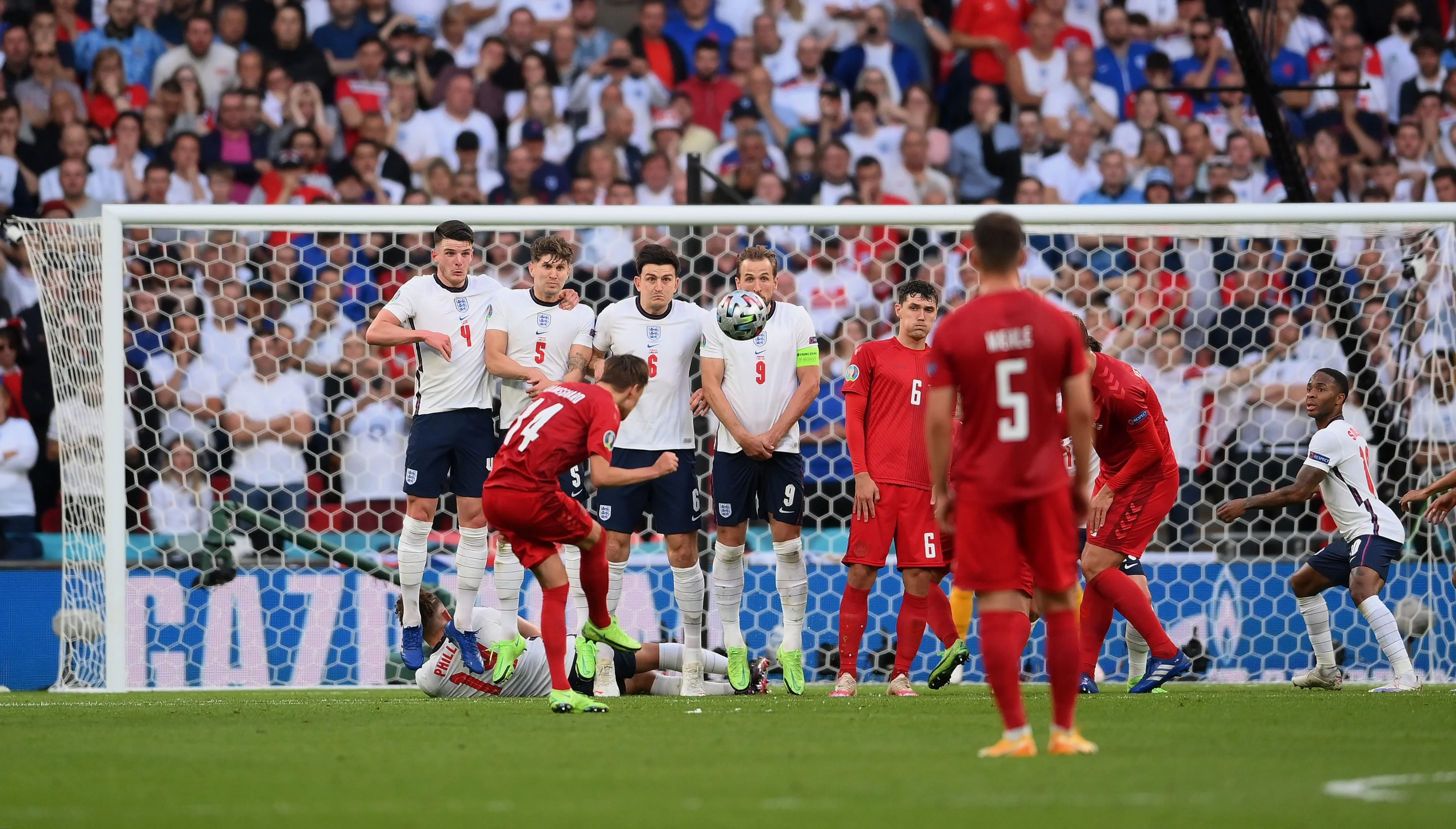 Англия – Дания – видео голов и обзор матча