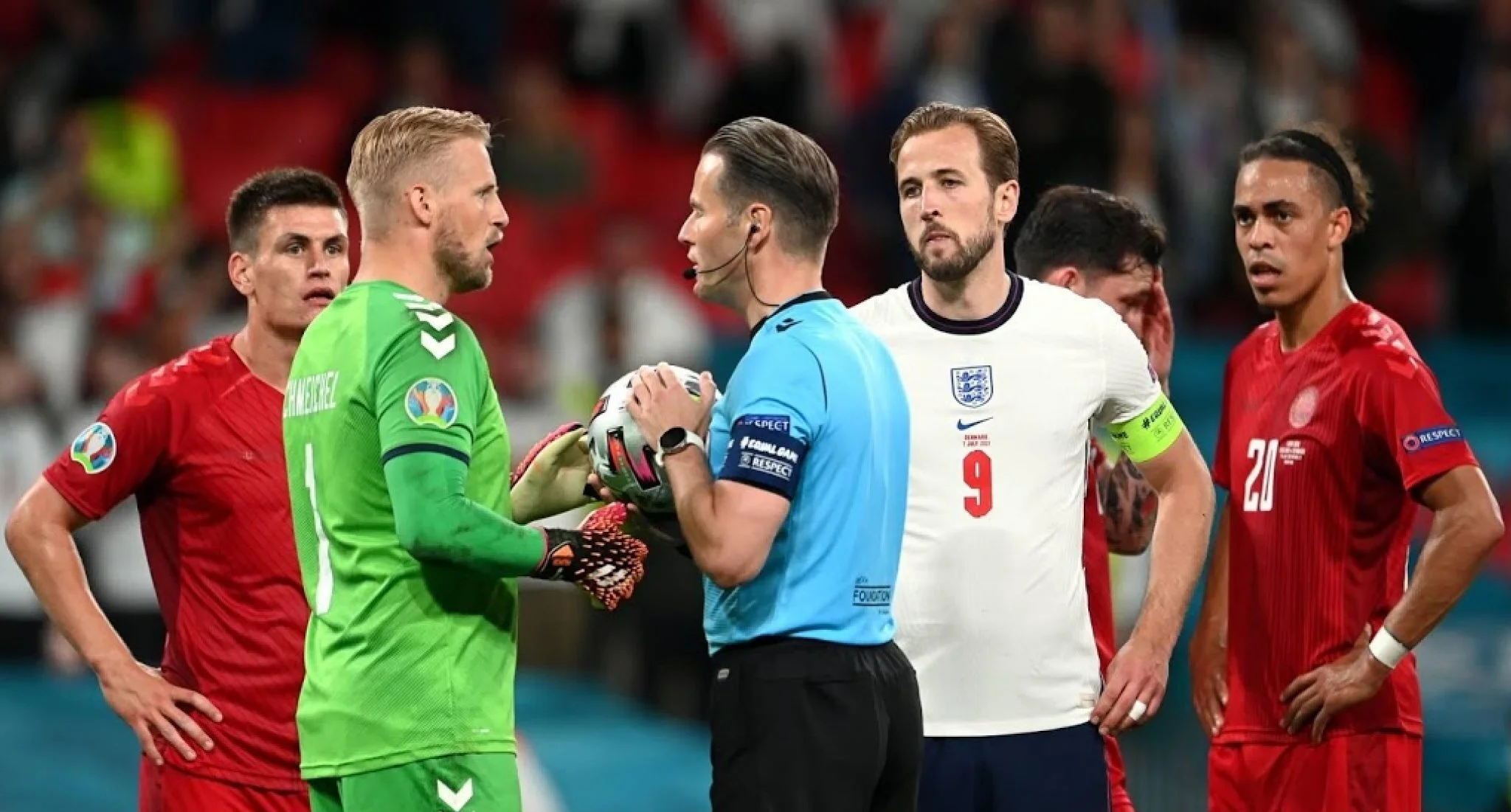 Данні Маккелі (в центрі) / EPA