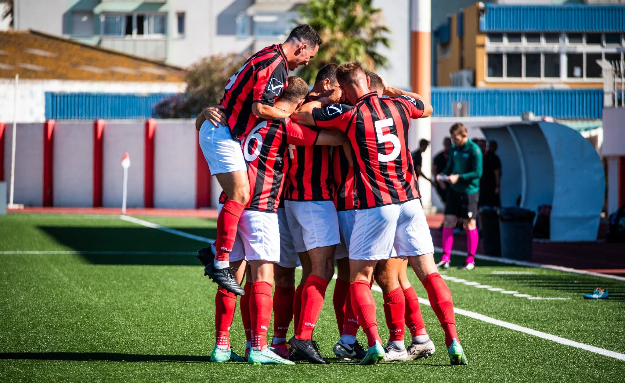 Триумф "красных чертей" / твиттер Линкольн Ред Импс