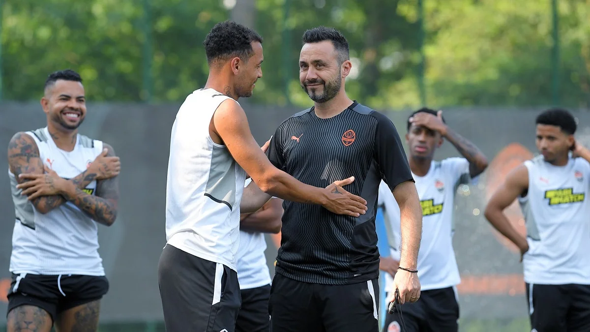 Алан Патрик и Роберто Де Дзерби / Сайт Шахтера