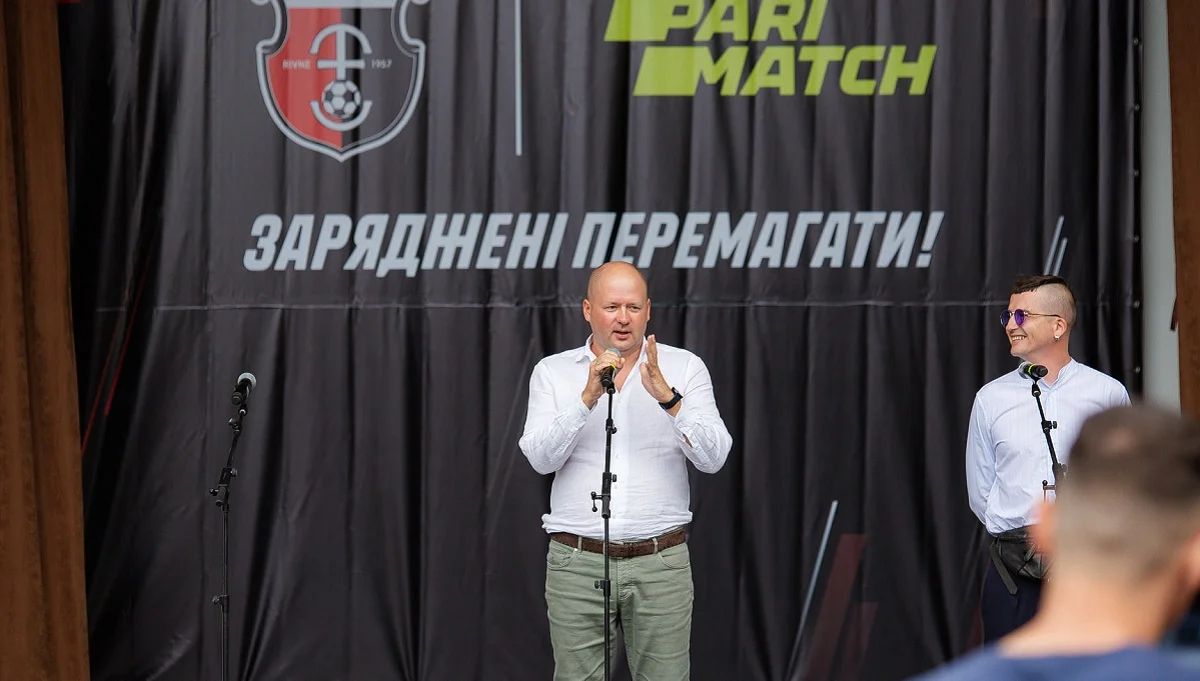 Іван Надєїн на презентації новачків / Facebook Вереса