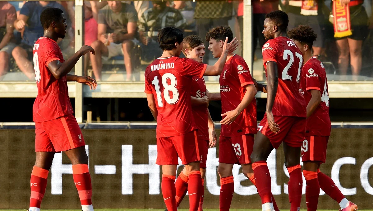 Игроки Ливерпуля празднуют победу / Twitter клуба