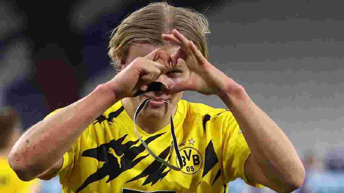 Холанд подписал футболку юному фанату прямо во время матча – курьезные кадры