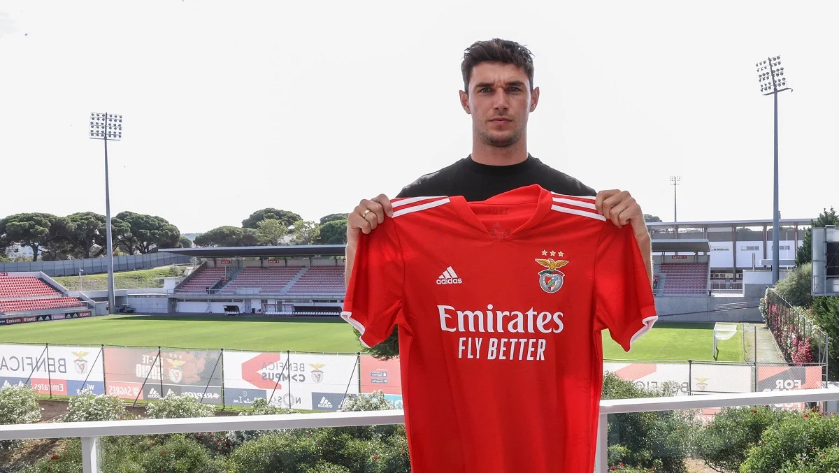 Роман Яремчук стал игроком Бенфики / Twitter клуба