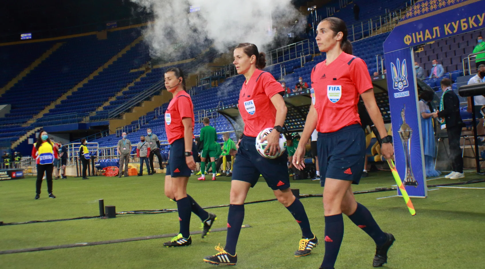 Екатерина Монзуль со своей бригадой / фото: УАФ