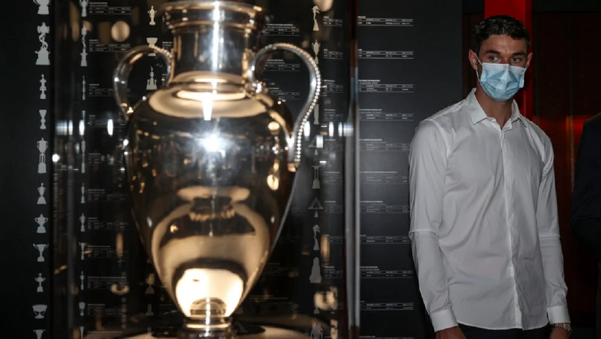 Роман Яремчук у Бенфіці / Сайт "орлів"