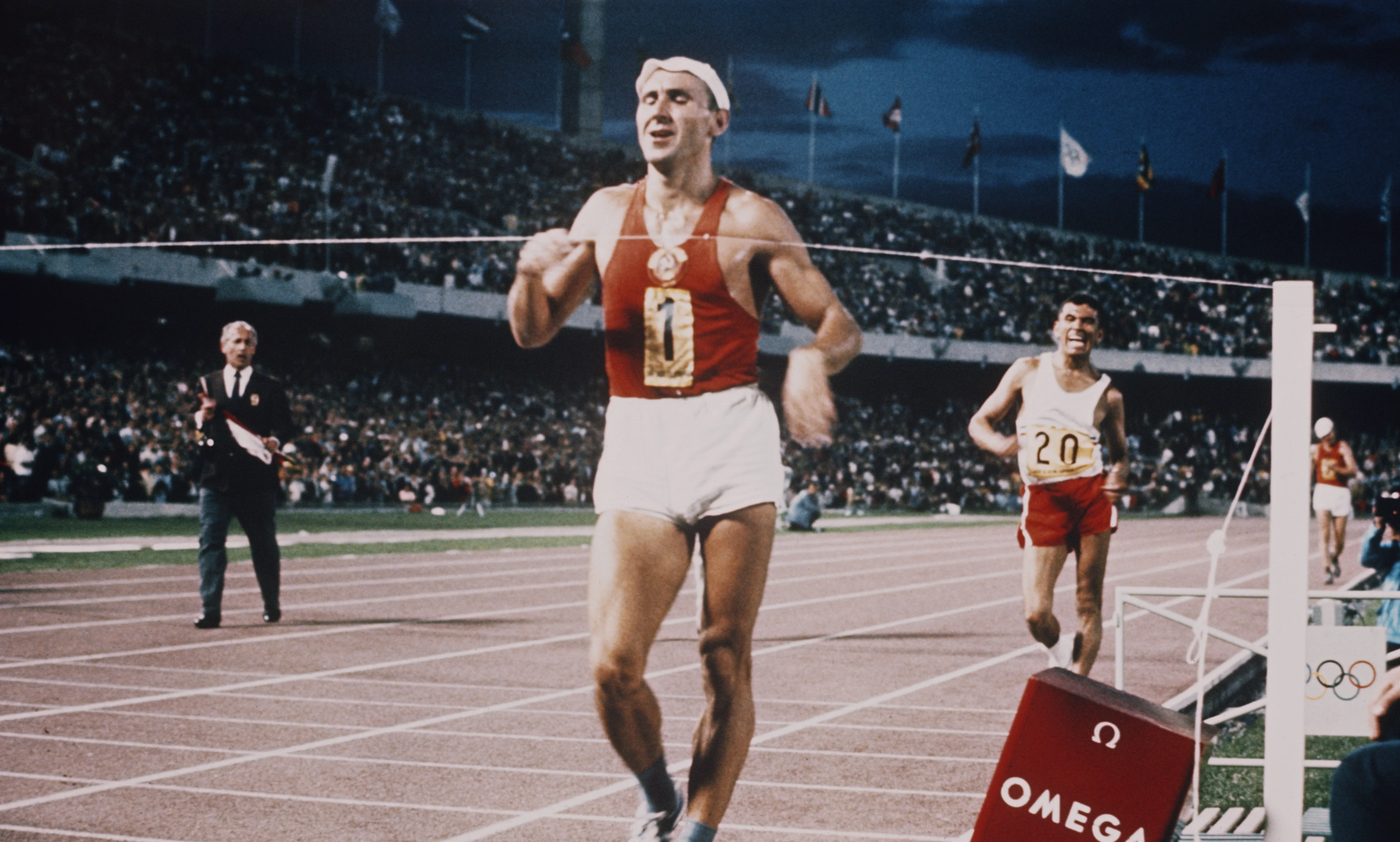 Голубничий опережает Педрасу: драматическая развязка в Мехико 1968