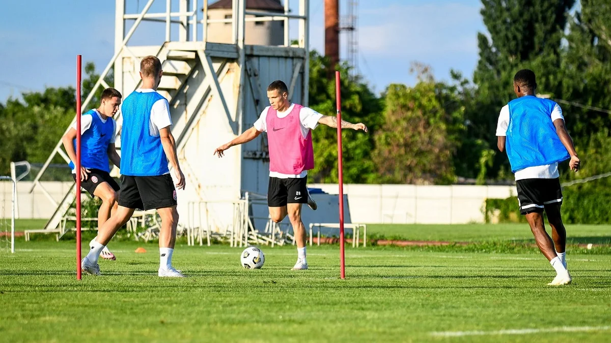 Артем Громов готовится к матчу с Динамо / Facebook Зари