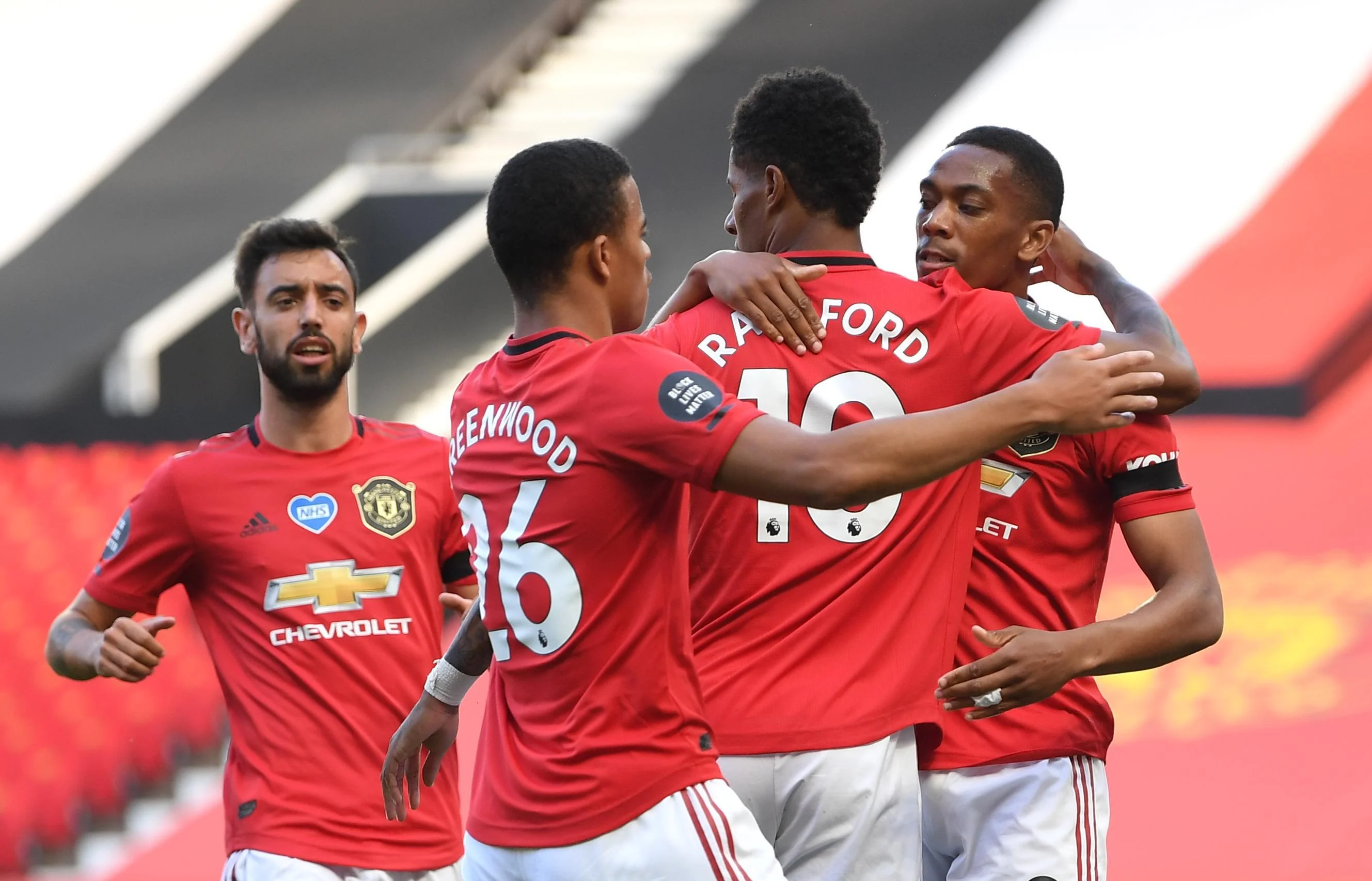 Антони Марсьяль (крайний справа) / официальный сайт АПЛ