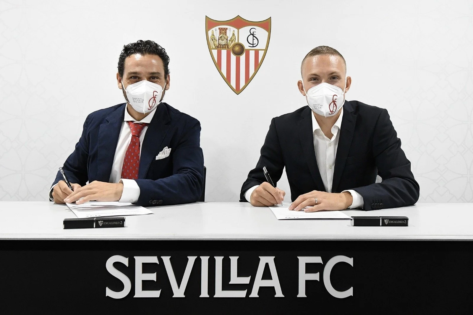 Людвиг Аугустинссон (справа) / фото: ФК Севилья