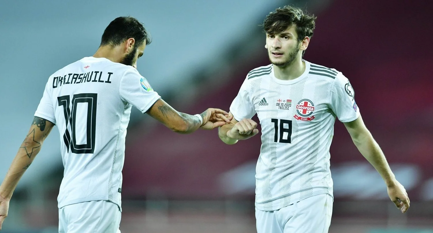 Хвича Кварацхелия (справа) / Грузинская футбольная федерация