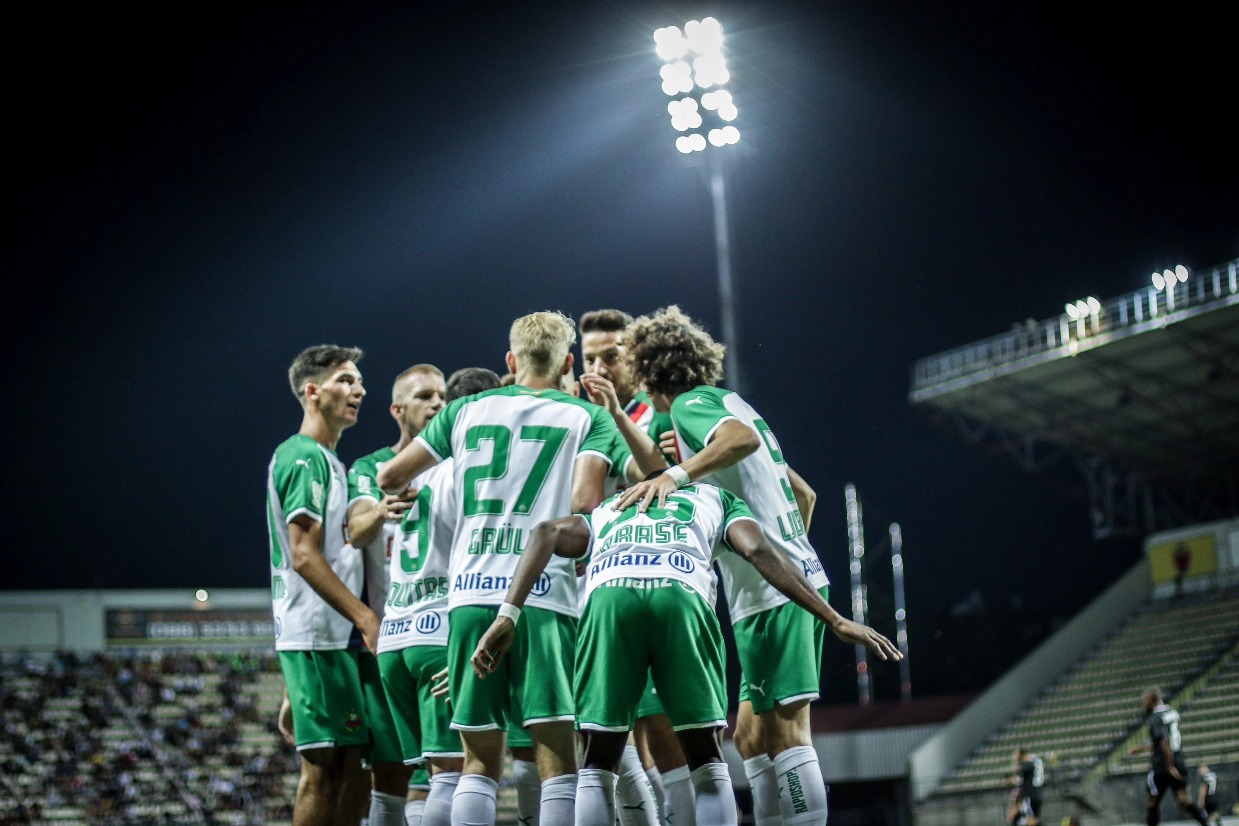 Заря – Рапид Вена – 2:3 – видео голов и обзор матча