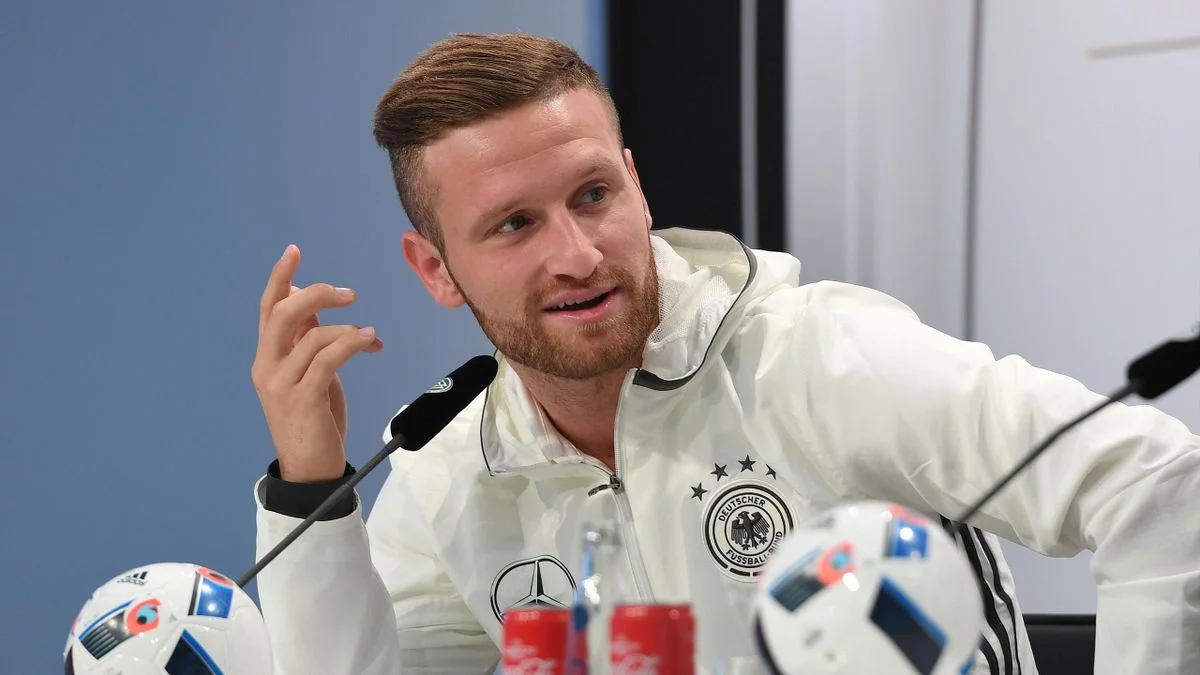 Шкодран Мустафі / AFP