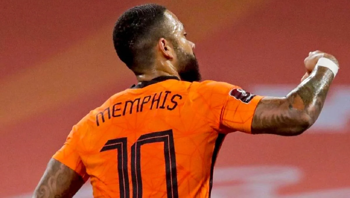 Мемфис Депай / Twitter Барселоны