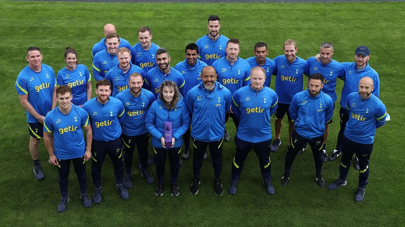 Эшпириту Санту со своим штабом / официальный сайт АПЛ