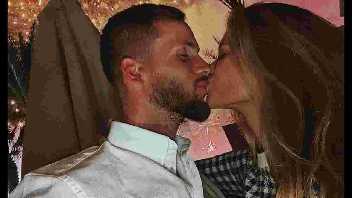 Легіонер Динамо одружився з українкою – гравці киян запалили на весіллі