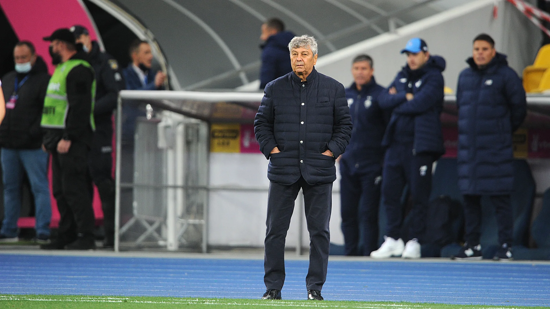 Луческу провалил дебютное противостояние с Де Дзерби / фото ФК Шахтер