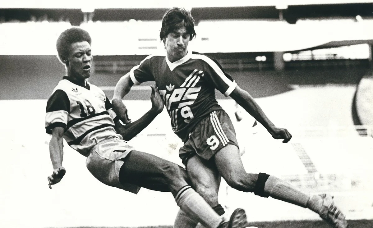 Ернст Жан-Жозеф (ліворуч)