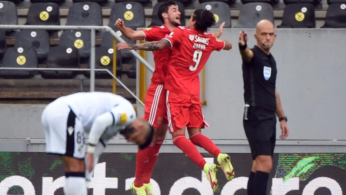 Роман Яремчук празднует забитый гол / соцсети