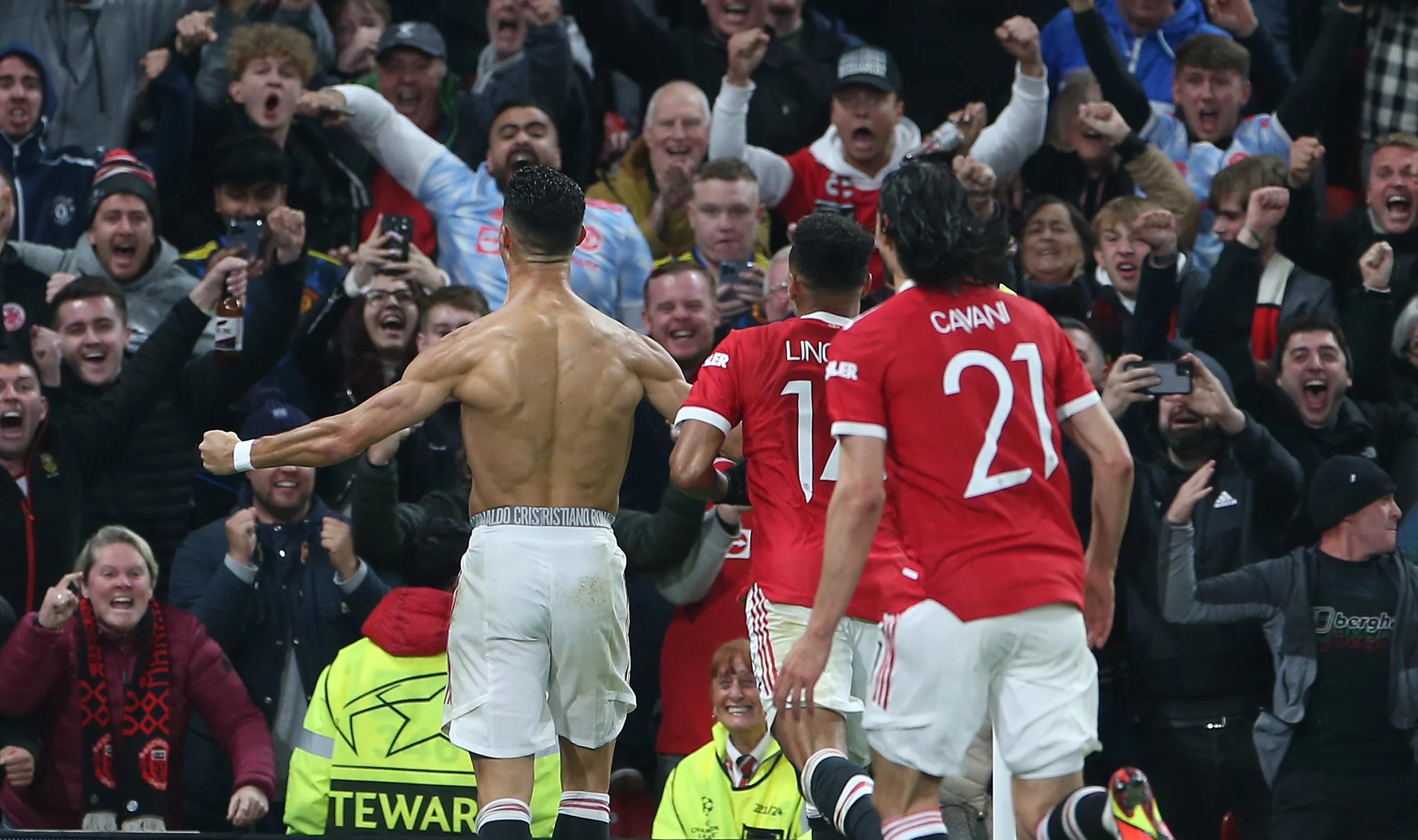 Роналду з партнерами / твіттер МЮ