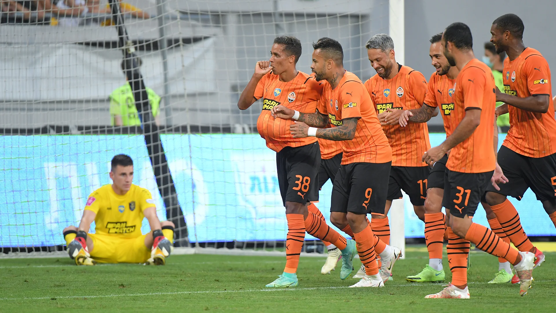 Педриньо с партнерами / ФК Шахтер