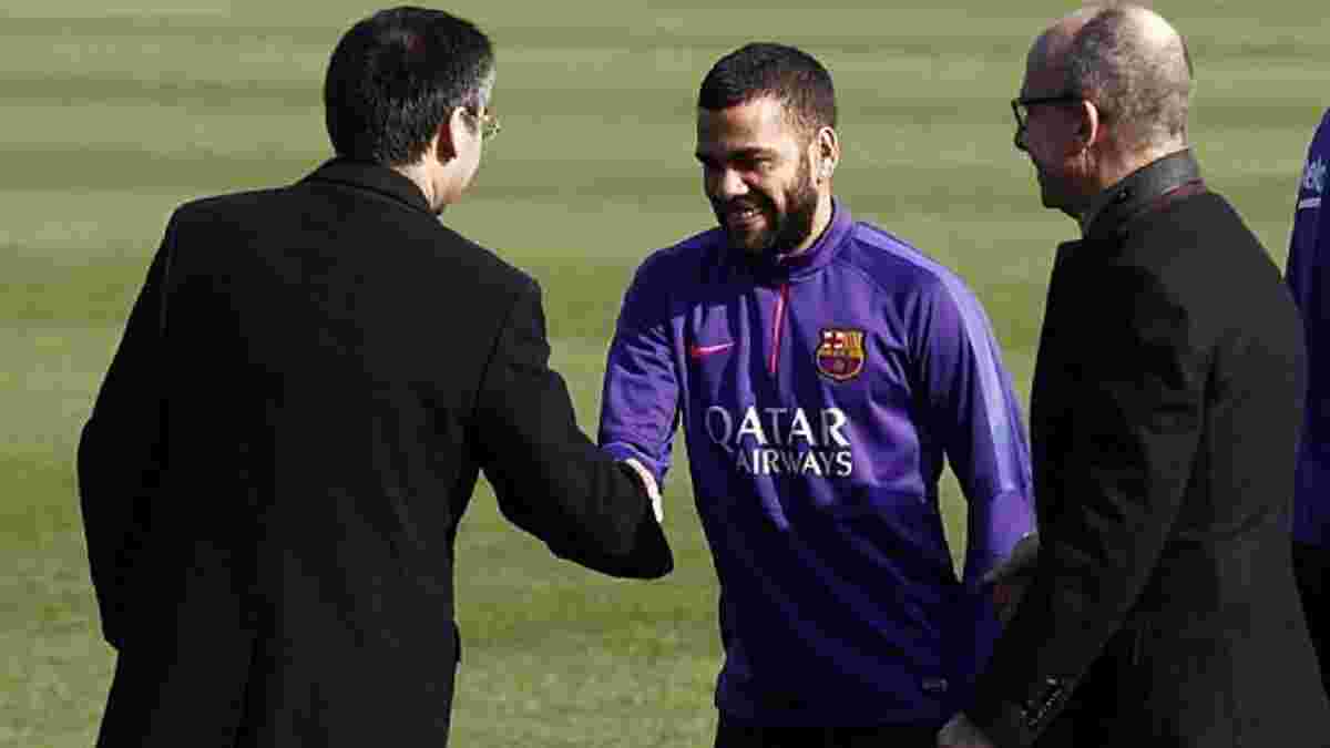 Барселона не планирует возвращать Дани Алвеса