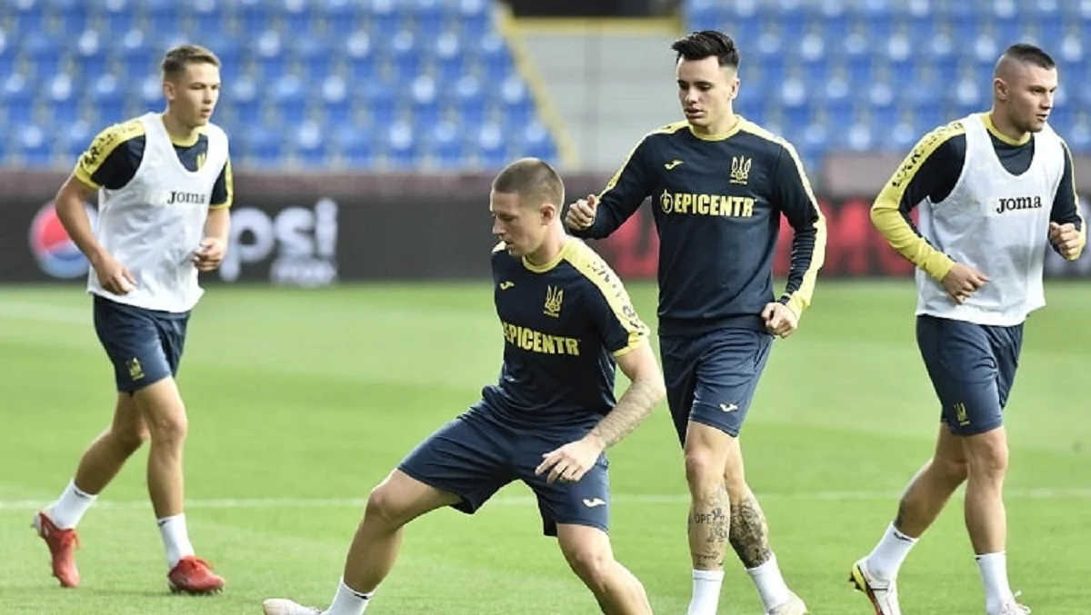 Виктор Корниенко на тренировке сборной Украины / Фото Павла Кубанова