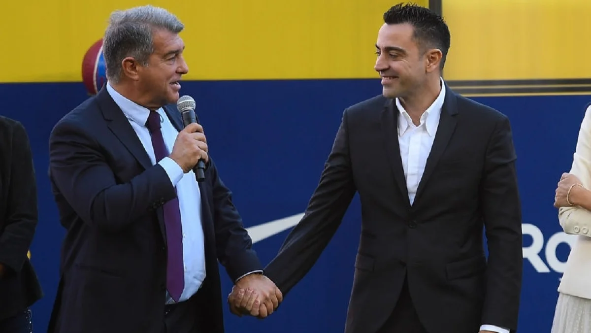 Хаві та Лапорта / Getty images