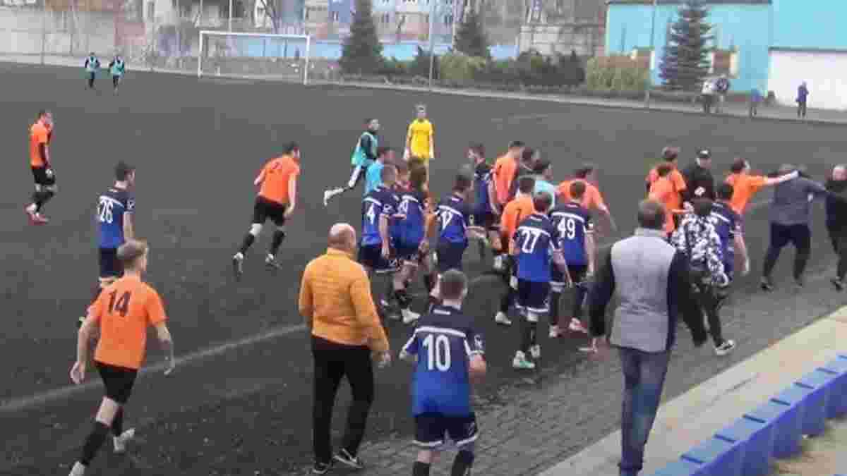 Поєдинок чемпіонату України U-17 завершився брутальною бійкою між батьками та дітьми