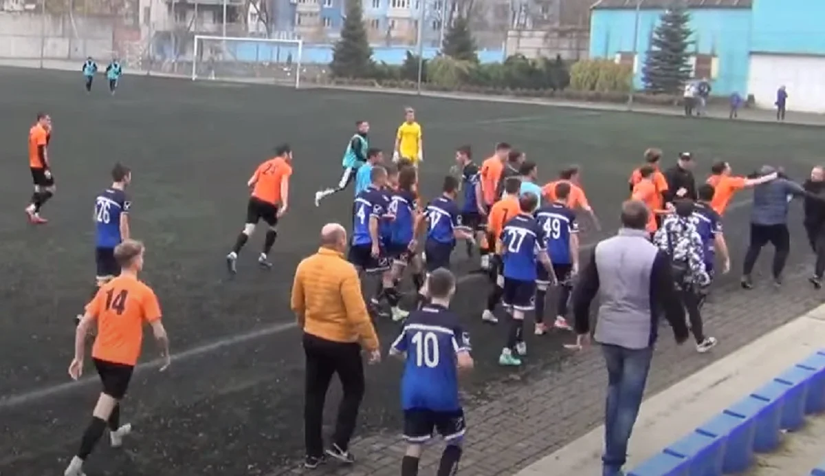 Массовая драка в чемпионате U-17 / Стоп-кадр матча Интер – Мариуполь