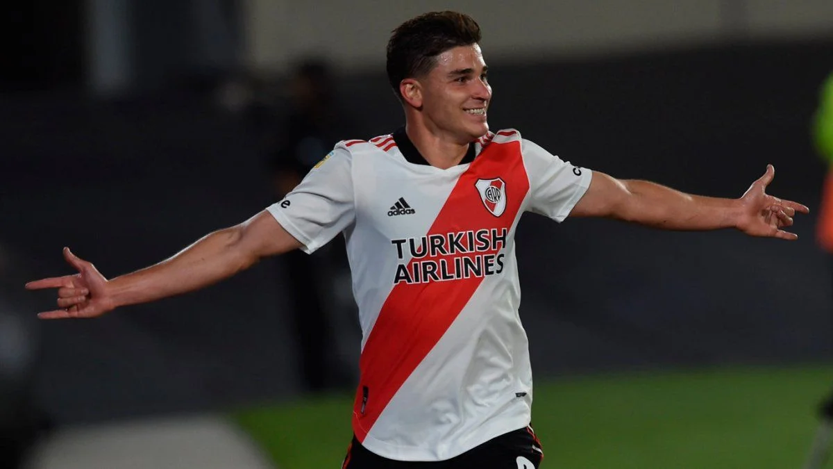 Хуліан Альварес / ФК Рівер Плейт