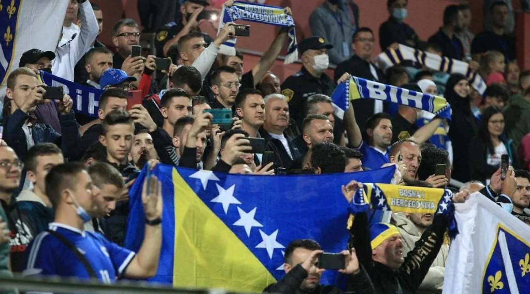 Фанати Боснії і Герцеговини / фото з відкритих джерел