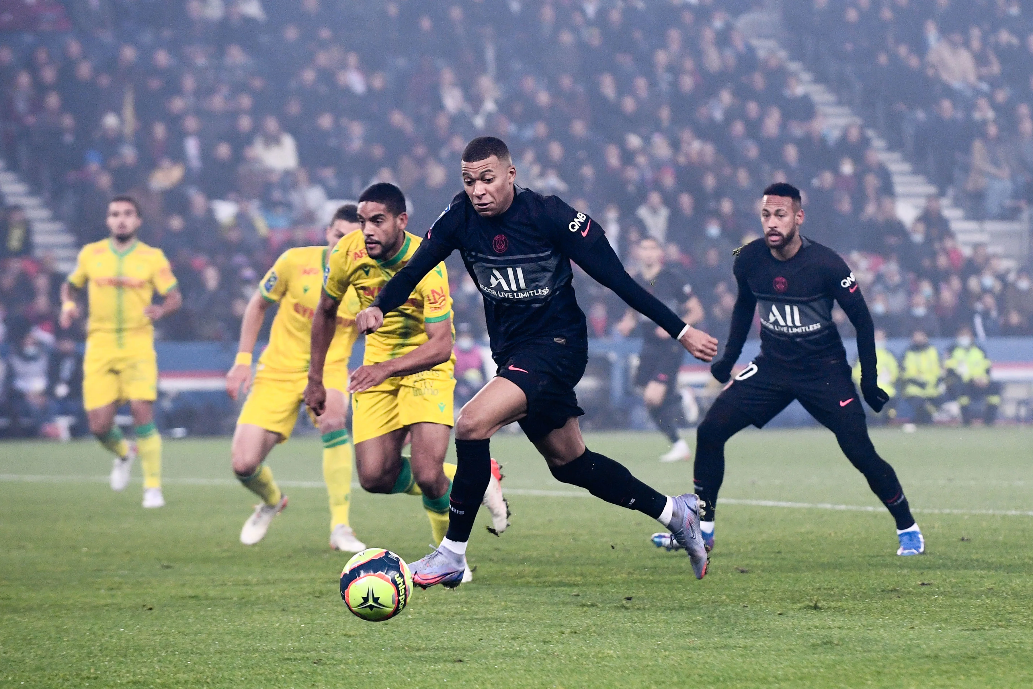 Килиан Мбаппе / твиттер Лиги 1