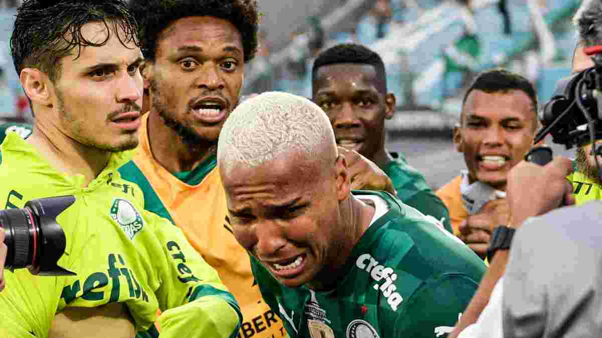 Гравець впав після дотику арбітра – ганебна симуляція від героя Кубка Лібертадорес-2021