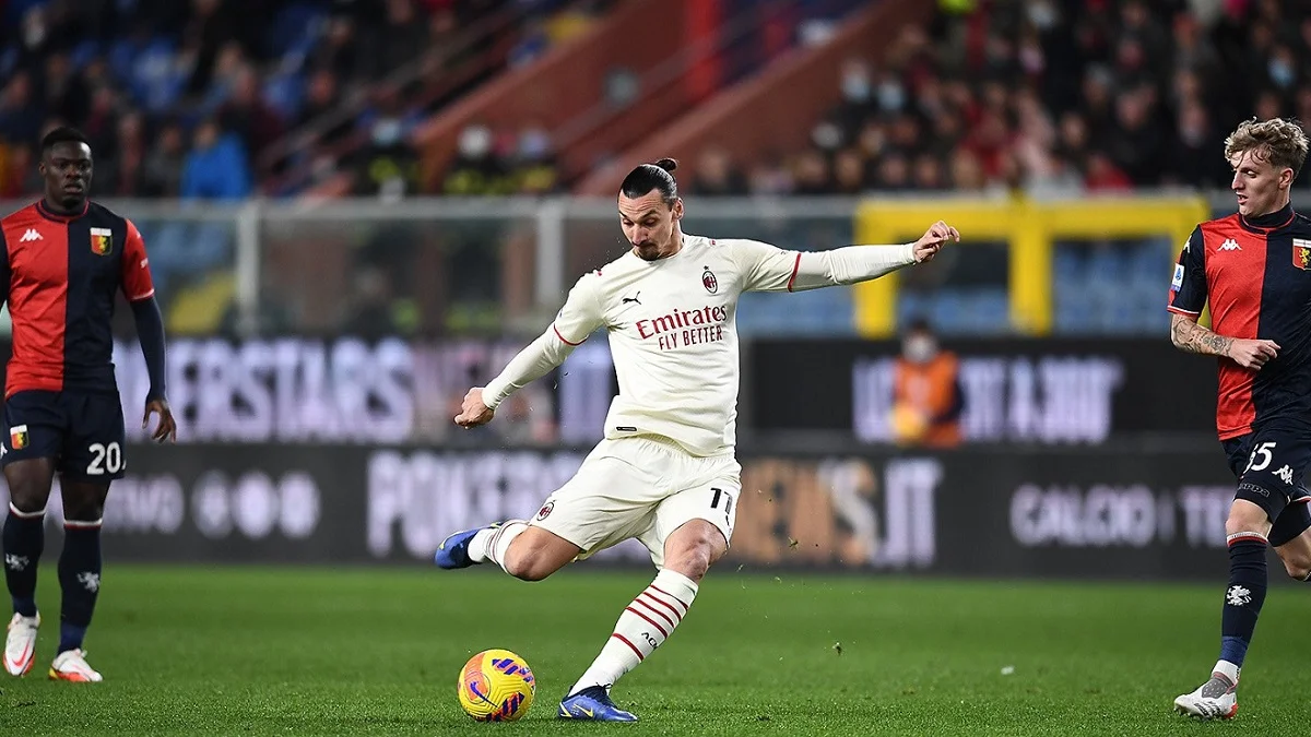 Златан Ибрагимович забивает Дженоа / Twitter Милана