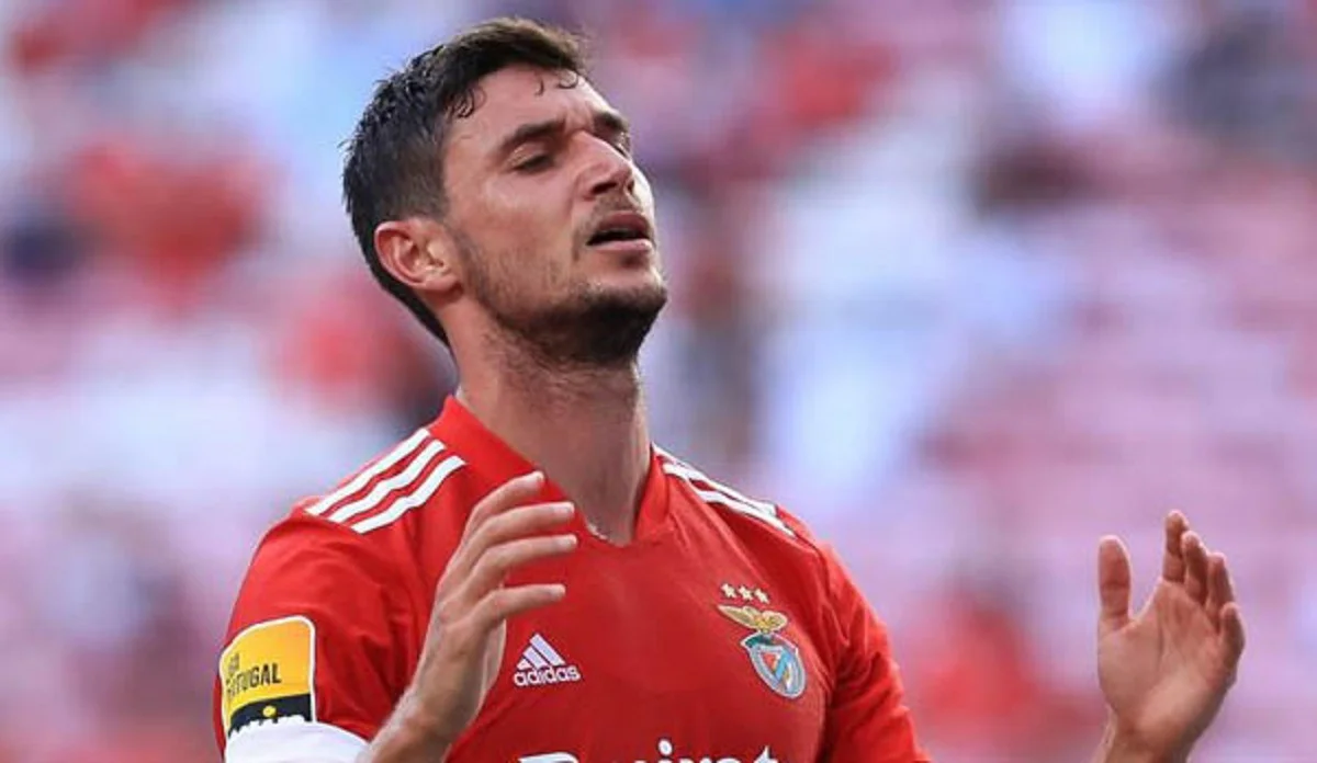 Роман Яремчук / ФК Бенфіка