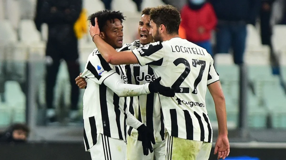 Хуан Куадрадо (крайній ліворуч) / ФК Ювентус